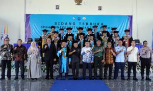 Foto bersama civitas Unipas dengan Bupati Rusli Sibua dan forkopimda Pulau Morotai.