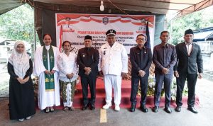 Bupati Rusli Sibua bersama Kades Sambiki Baru Yos Marianto Padoma usai pelantikan. (Foto: Istimewa)