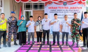 Foto bersama usai sertijab Camat Morselbar dari Camat Morselbar