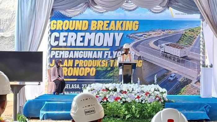 Bupati Ubaid Yakub hadiri menghadiri groundbreaking ceremony pembangunan Flyover di kawasanMoronopo. (Foto: Istimewa)