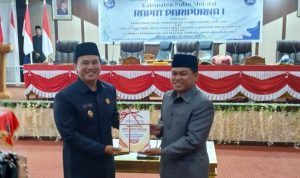 Wabup Morotai Rio Christian Pawane dan Ketua DPRD Morotai, Muhamad Rizki. (Foto: Iki/Maluttimes.com)